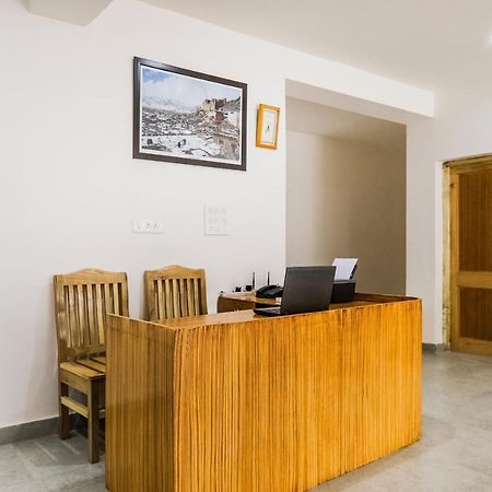 Oyo 72466 Hotel Yuvraj Shivpuri  Bagian luar foto