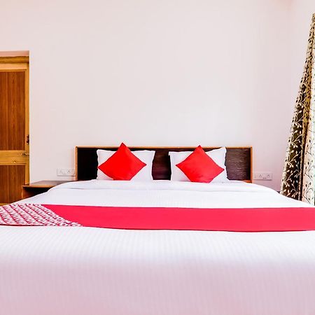 Oyo 72466 Hotel Yuvraj Shivpuri  Bagian luar foto