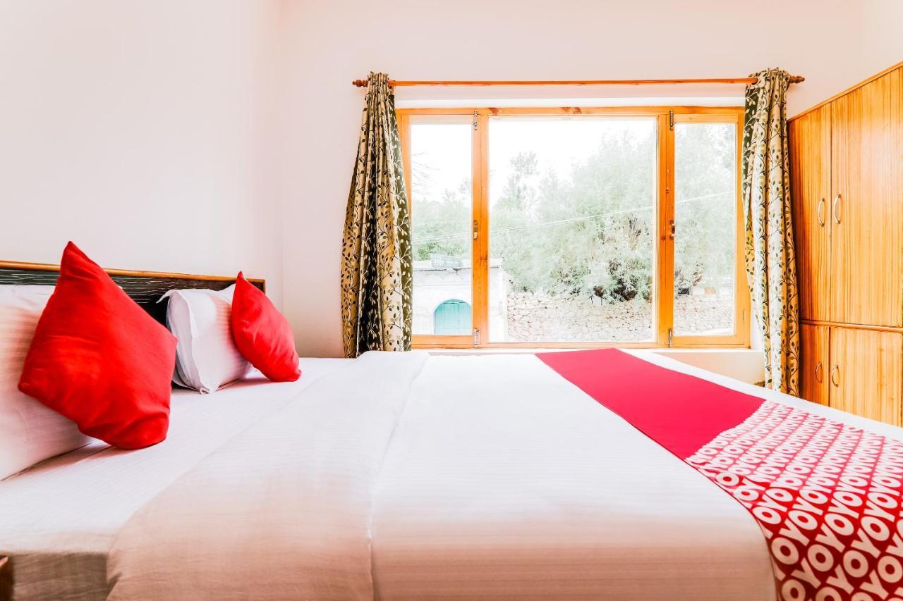 Oyo 72466 Hotel Yuvraj Shivpuri  Bagian luar foto