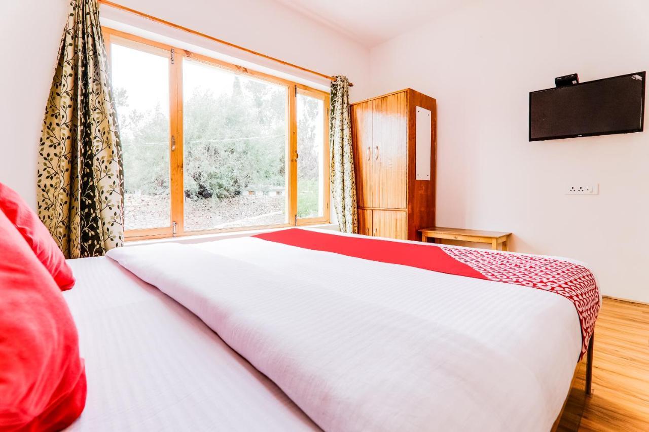 Oyo 72466 Hotel Yuvraj Shivpuri  Bagian luar foto
